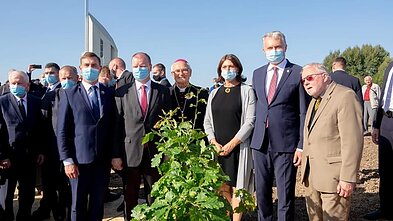 The Lithuanian president and other officials attended an event in Raseiniai District, which has become the most coronavirus-affect area in the county.