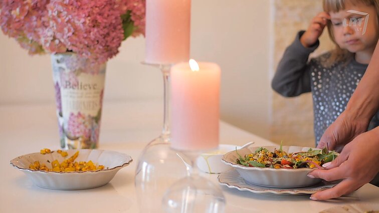 Salotų su sėklomis receptas – privers pamėgti daržoves kiekvieną