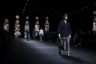 „Dior“ kolekcijos pristatymas Paryžiaus mados savaitėje „Dior“ kolekcijos pristatymas Paryžiaus mados savaitėje