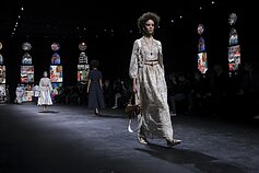 „Dior“ kolekcijos pristatymas Paryžiaus mados savaitėje „Dior“ kolekcijos pristatymas Paryžiaus mados savaitėje