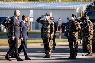 Emmanuelis Macronas and Gitanas Nausėda aplankė NATO karius Rukloje Emmanuelis Macronas and Gitanas Nausėda aplankė NATO karius Rukloje