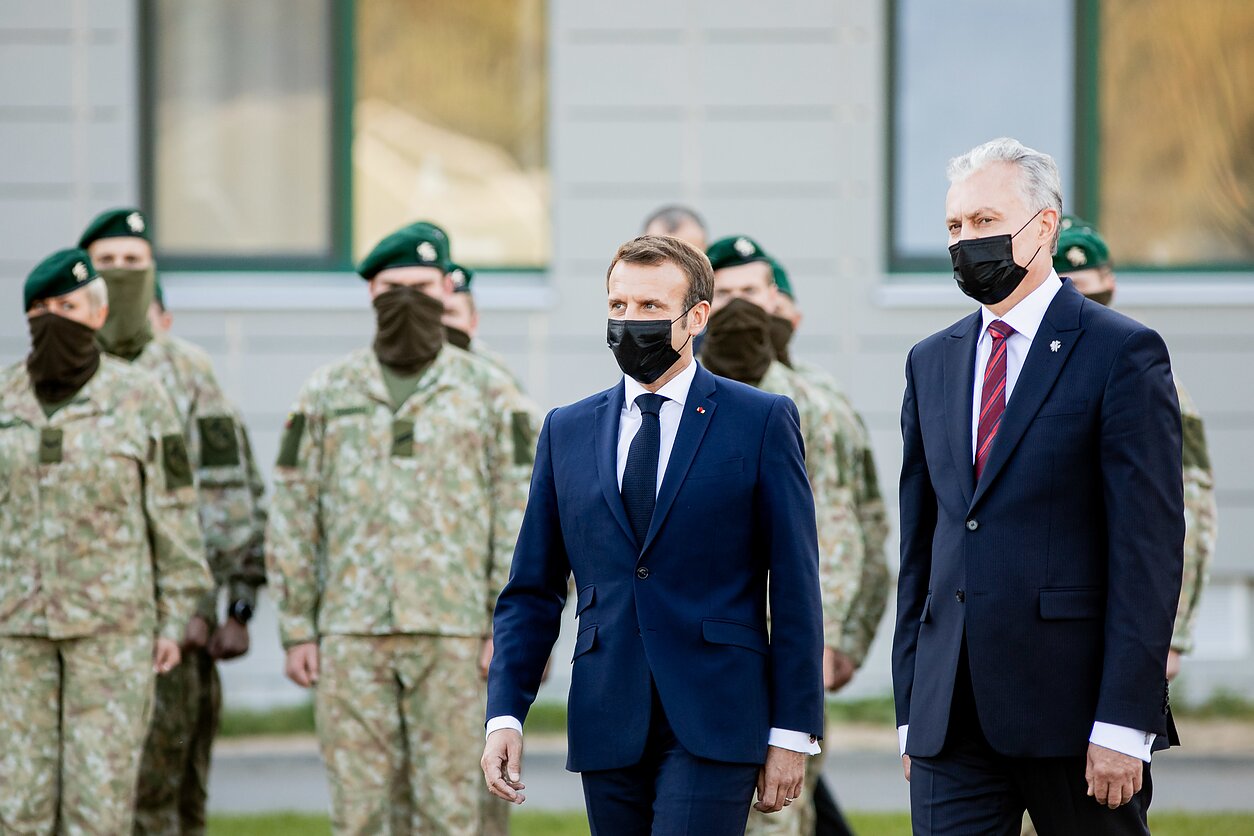 French President Emannuel Macron with his Lithuanian counterpart Gitanas Nausėda during a visit in Lithuania in 2020