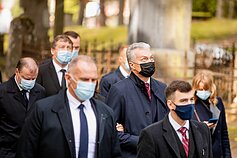 Partizanų vadas Adolfas Ramanauskas-Vanagas pagerbtas paminklu Antakalnio kapinėse