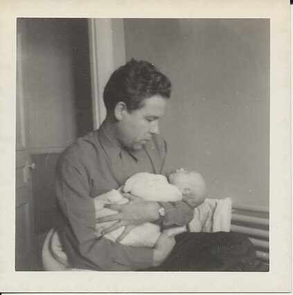 Henrikas Nagys su sūnumi Gintaru 1956 m. sausį