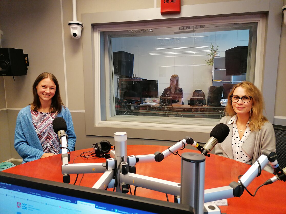 LRT.lt nuotr., Vilniaus Gedimino technikos universiteto psichologės: Gabija Čelėdinaitė ir Gintė Gudzevičiūtė. 