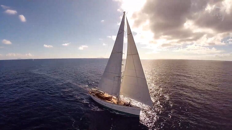 Ne kovos, o harmonijos paieškos bangose: buriuotojai pasakoja, kad laivas – tarsi styginis instrumentas