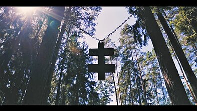 Filmas „Žvangantis miškas“ Filmas „Žvangantis miškas“