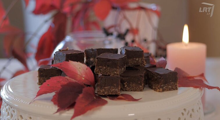 Šokoladiniai kvadratėliai – sveiko deserto receptas