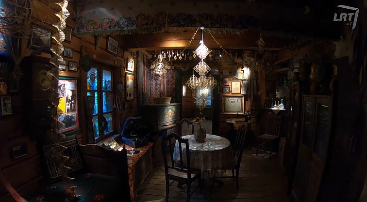 Veranda. Buto palėpėje privalumai, pirmoji Vatikano atstovybė ir gražiausios sodybos šeimininkės patarimai