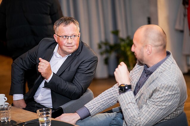 Partijos atstovai renkasi LSDP rinkimų būstinėje.