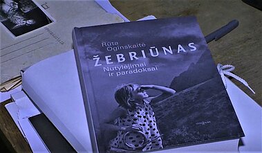 Knyga „Žebriūnas. Nutylėjimai ir paradoksai“
