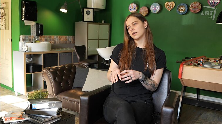 Iš Nyderlandų į Lietuvą gyventi grįžusi Aira save atrado tatuiruočių kūrime
