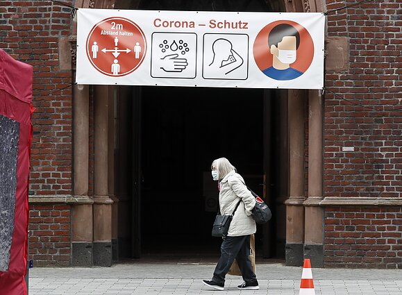 Vokietijos lietuvė apie skiepijimo ir testavimo tvarką šalyje: tokia pati suirutė, kaip Lietuvoje