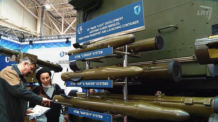 Ginkluotės parodoje Kijeve - modernizuotos sovietinės senienos ir naujausi technologiniai sprendimai