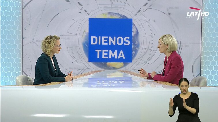 Dienos tema. Armonaitė: „valstiečiai“ valdo per baimę ir skaldymą (su vertimu į gestų k.)