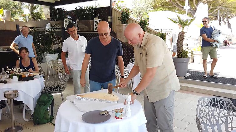 Pasaulio puodai. Turgaus mėgėjų rojus Rygoje, žuvies akibrokštas Prancūzijoje ir spurgos su spirgais Kolumbijoje