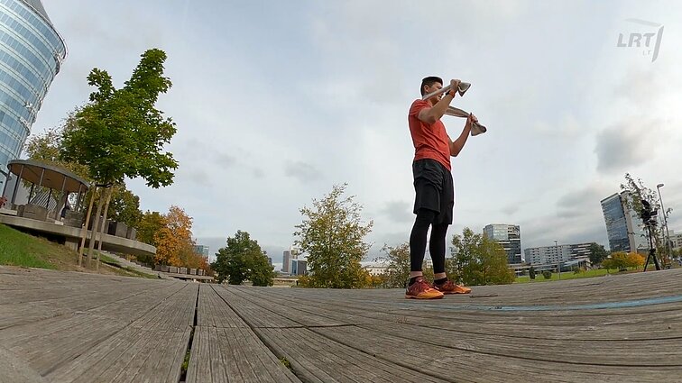 Į sveikatą! Lengvaatletė Diana Zagainova ir jos mestas iššūkis, sveika pica, pratimai kaklui ir bendruomenė Alytuje