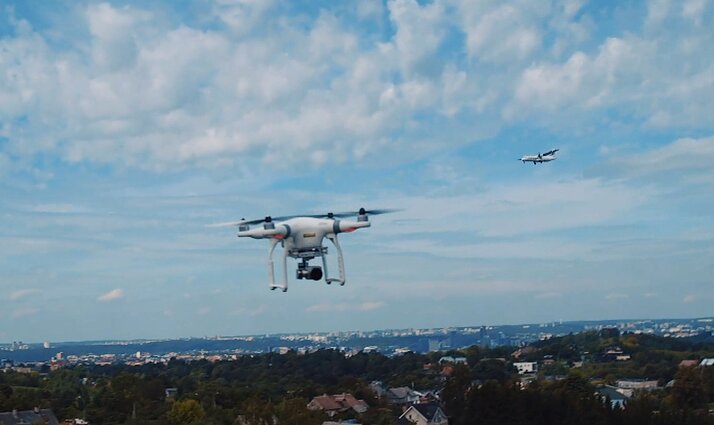Mūšio laukas. Armėnija Kalnų Karabacho konflikte, priemonės prieš dronus ir ginkluotės technologijų paroda