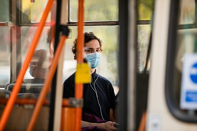 Epidemiologė Razmuvienė: šaltuoju metų laiku apsaugos priemonių pamiršti nereikia – be COVID-19 yra ir kitų virusų
