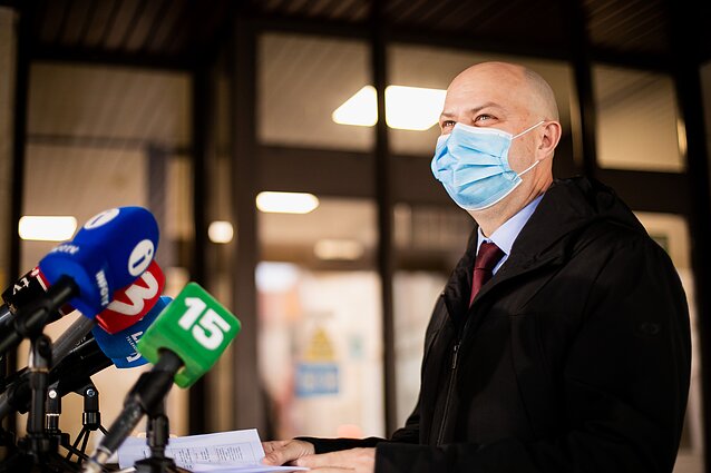 Veryga neatmeta, jog Kalėdų metu gali tekti riboti judėjimą