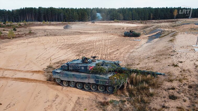 Mūšio laukas. „Nekantrusis Leopardas“ Pabradėje, Kremliaus propaganda Baltarusijoje ir kovinis estų robotas