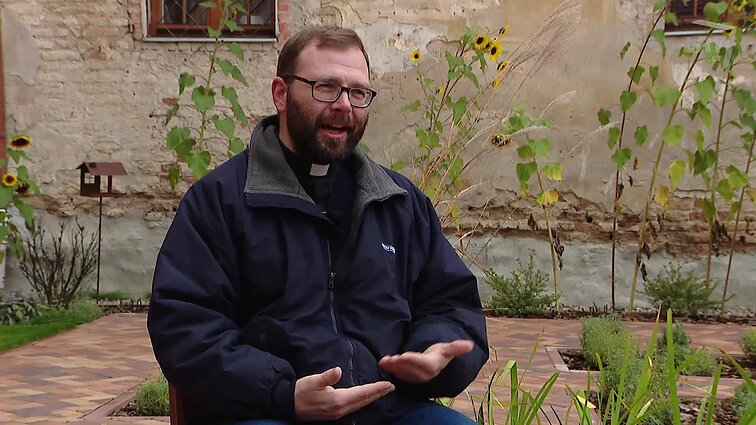 Šventadienio mintys. Kun. Eugenijus Puzynia: kapinės – šventa vieta