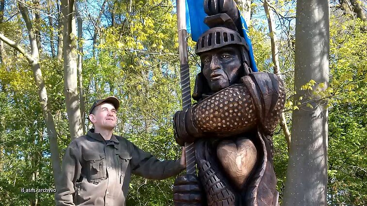 Tarptautiniuose konkursuose dalyvaujantis medžio drožėjas Raimondas Uždravis: čia svarbūs tik trys dalykai