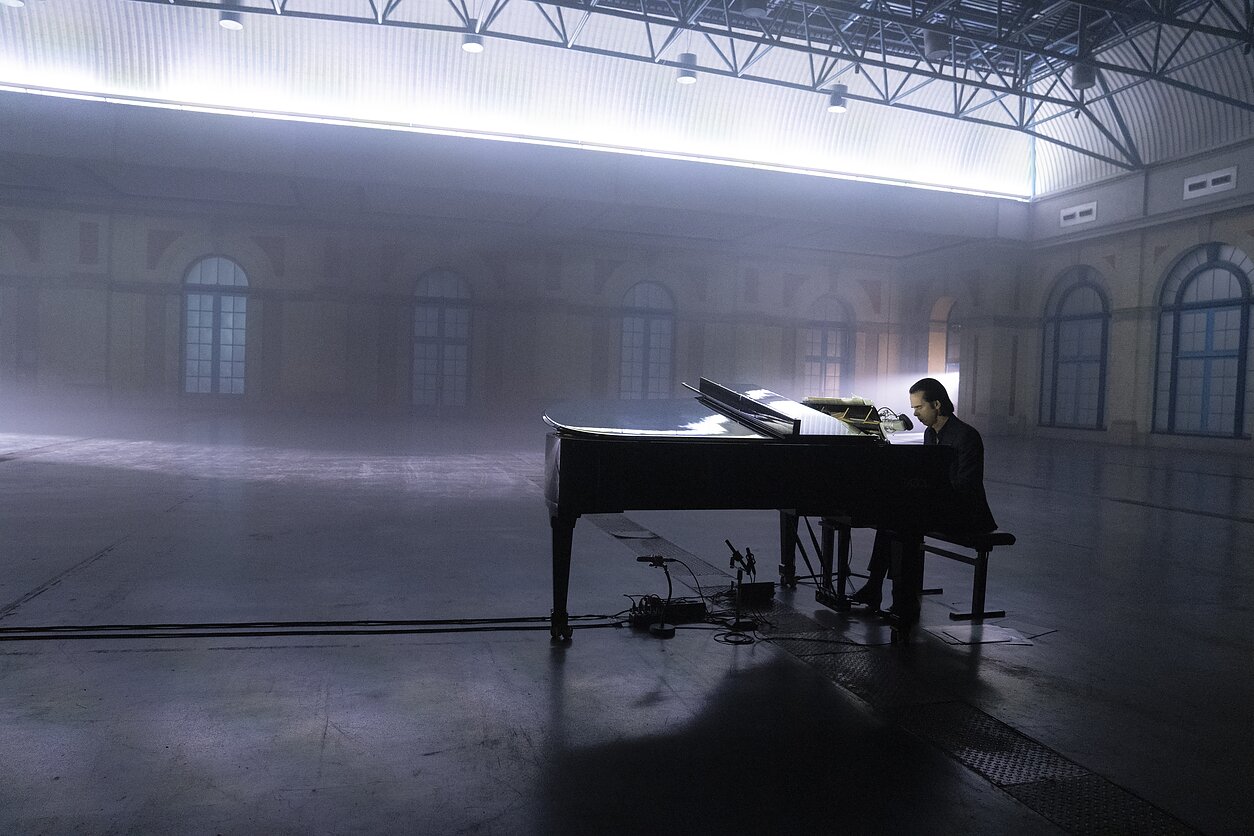 Nickas Cave'as Nickas Cave'as
