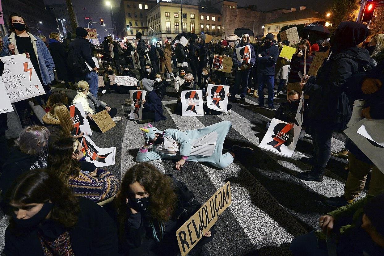 AP  nuotr., Pasaulio laikas. Ko siekia protestuotojai Lenkijoje?