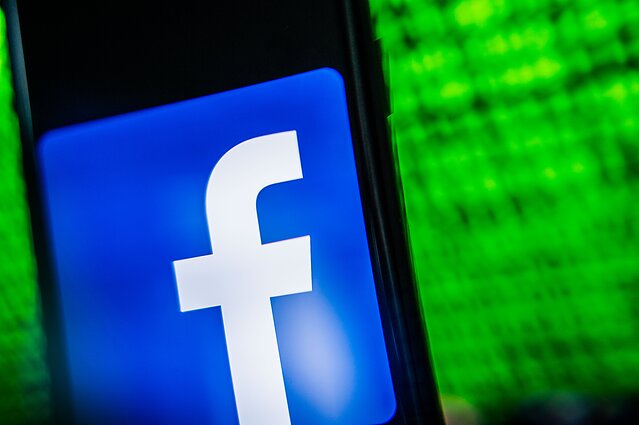 Žinios. Po maždaug šešias valandas trukusio gedimo „Facebook“ kompanijos platformos atnaujino darbą