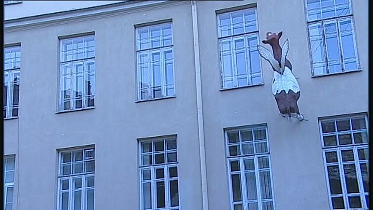 Koncertuoja grupė „Saulės kliošas“.