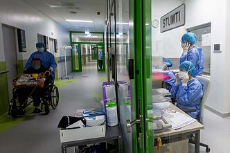 VUL Santaros klinikų gydytojų darbas per pandemiją