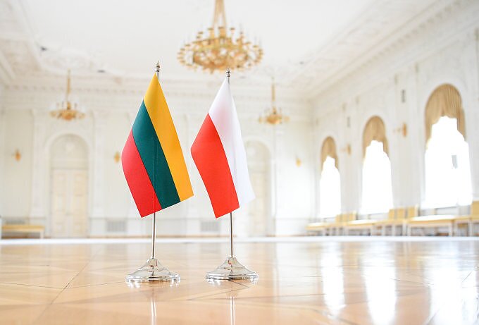 Lietuvos ir Lenkijos vėliavos Lietuvos ir Lenkijos vėliavos