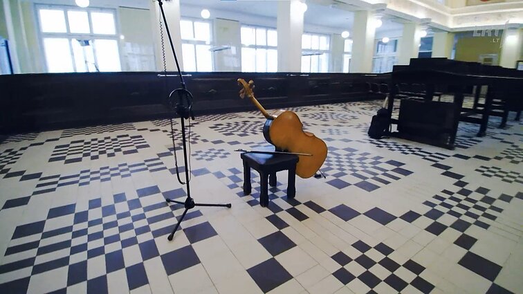 Lauko įrašų istorijos: violančelės solo