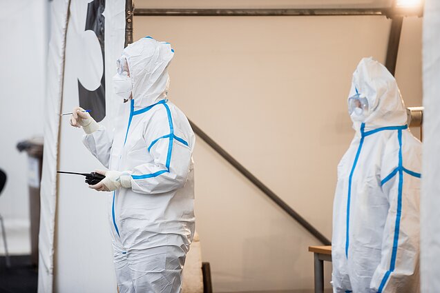 Dienos tema. Ekspertės sutaria: COVID-19 situacija stabilizuojasi, tačiau reikia visų sąmoningumo (su vertimu į gestų k.)