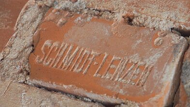 Autentiškos detalės Šilutės Žemės ūkio mokyklos pastate 