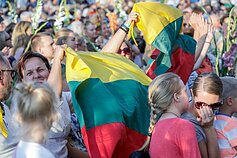 Šventinis koncertas „Vienybės banga“ iš Katedros aikštės Šventinis koncertas „Vienybės banga“ iš Katedros aikštės