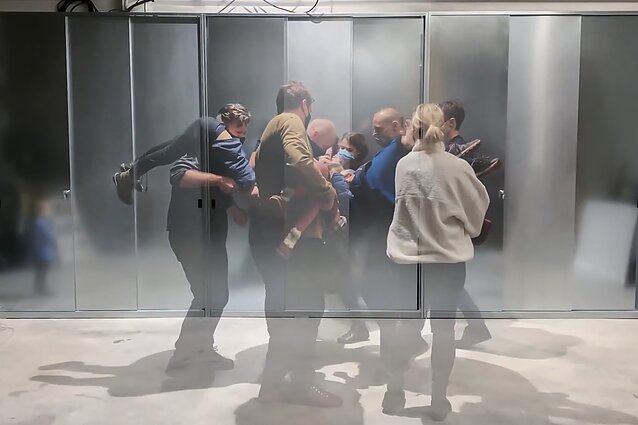 Julijono Urbono performatyvi paskaita „Repetuojant planetą iš žmonių“ Karlsrūhės meno ir medijų technologijų centro (ZKM) festivalyje