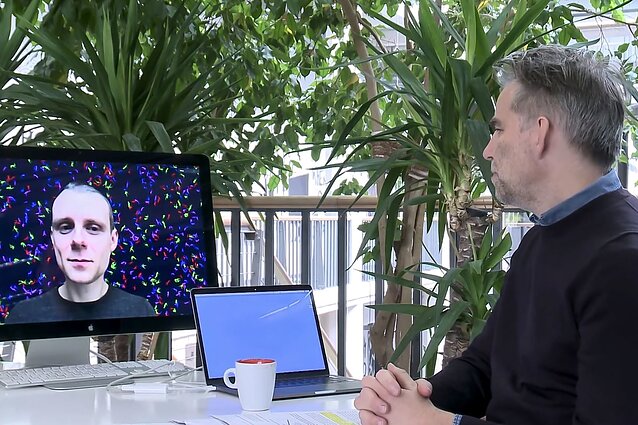 Julijono Urbono pokalbis su Lietuvos paviljono kuratoriumi Janu Boelenu  Karlsrūhės meno ir medijų technologijų centro (ZKM) festivalyje