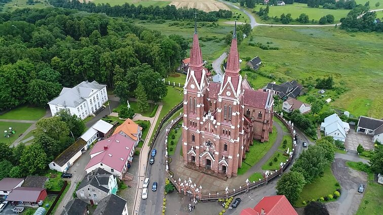 Švėkšnos Šv. Apaštalo Jokūbo bažnyčia
