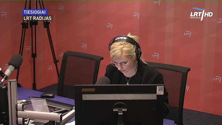 LRT RADIJO žinios. Kinija pradėjo misiją į Mėnulį ir tikisi į Žemę pargabenti uolienų pavyzdžių