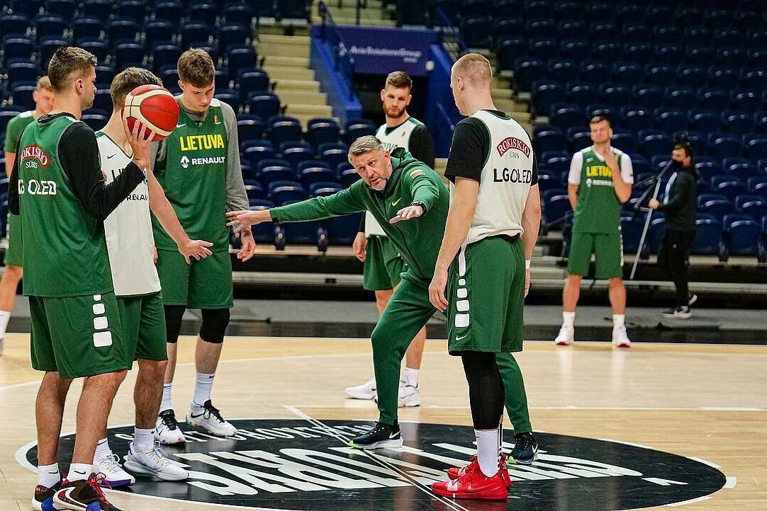 Ž. Vingelio / LKF nuotr., Čempionų pietūs. Lietuvos krepšinio rinktinė susirinko į atrankos „burbulą“ Vilniuje: ko tikėtis?