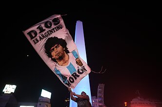 Diego Maradona palydėtas į paskutinę kelionę Buenos Airėse