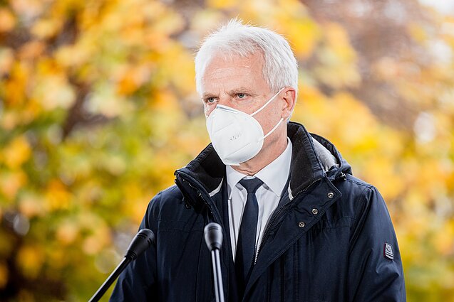 Šiaulių ligoninės vadovas: deja, visuomenė prioritetą teikia neadekvatiems sprendimams