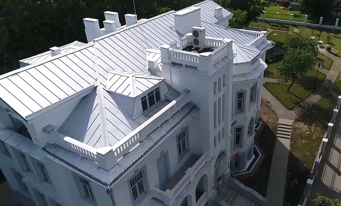 Baltaisiais rūmais vadinti Venclauskių namai: čia užaugo net 100 vaikų