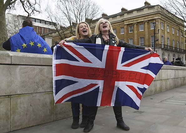 Žinios. Briuselyje – lemiama vakarienė, per kurią paaiškės ar pavyks susitarti dėl „Brexito“