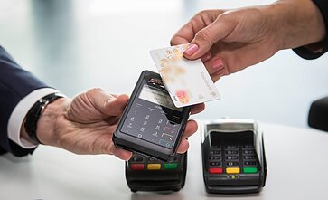 Atsiskaitymas banko kortele