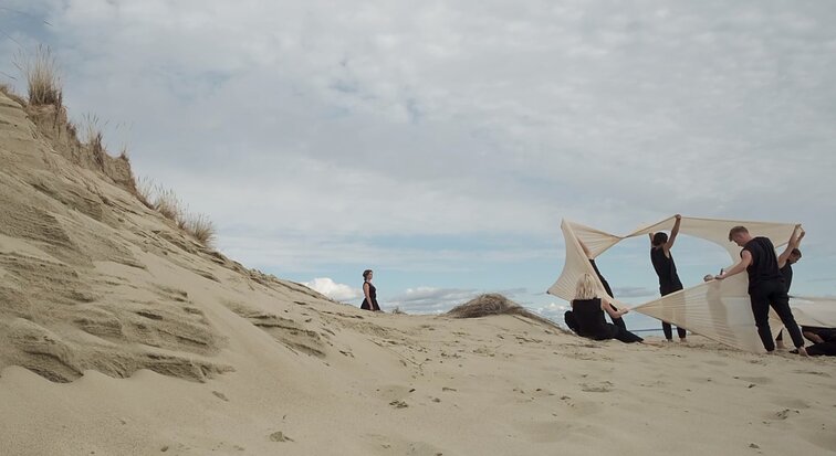 Šokio filmas „Po oda“