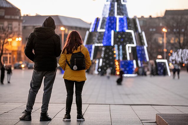 Jokių kalėdinių mugių, o pasivaikščioti – tik po du: naujų ribojimų, pasak specialistų, gali ir neužtekti