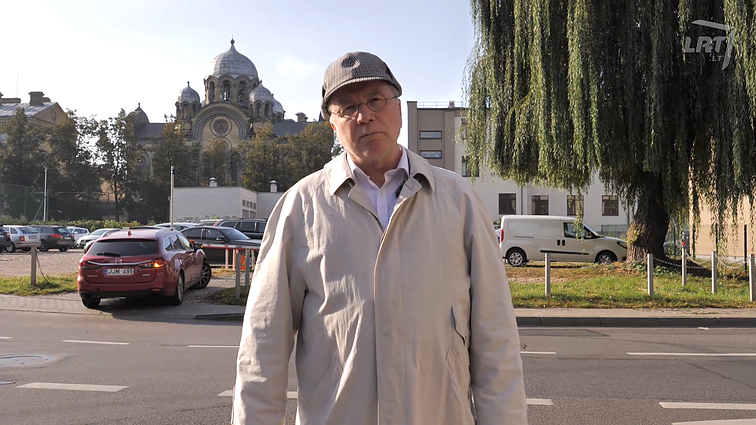 Daiktų istorijos. Unikali gintaro galerija Kuršių Nerijoje, Adamkų įtaka ir lietuvio totoriaus sūnus Bronsonas